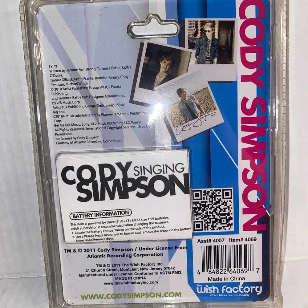 NIP Cody Simpson musical keychain (needs new battery) - Picture 3 of 3